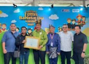 Menteri Pendidikan Dasar dan Menengah RI Memberikan Penghargaan Nasional Kepada Bupati Asahan