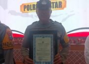 Kapolres Blitar Beri Penghargaan kepada Personel Berprestasi