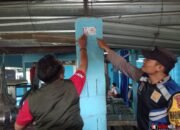 Sosialisasi Call Center 110, Polres Batu Pasang Stiker di Lokasi Strategis Demi Layanan Kepolisian yang Cepat dan Responsif