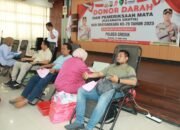 Ratusan Orang Ikuti Donor Darah dan Pemeriksaan Mata Gratis di Bakti Sosial Polres Gresik