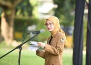 Mbak Wali Ajak Tingkatkan Mutu Layanan Pendidikan dan Kawasan Permukiman Saat Pimpin Apel Pagi