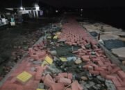 Ombak Besar Hantam Pesisir Jembrana, Puluhan Rumah dan Pasangan Paving Senderan Porak Poranda