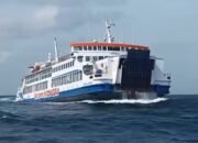 Gelombang Tinggi Ancam Selat Bali dan Lombok, Masyarakat Diminta Hati Hati
