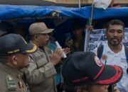 Tenda Perjuangan Eks Buruh PT.Triple’S Indosedulur Dibongkar Satpol PP di Kediri, Adu Mulut Pecah di Depan Hotel Insumo