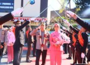 Tradisi Pedang Pora Sambut Kedatangan dan Pelepasan Kapolres Kediri Kota, Diwarnai Tarian Jawa Cucuk Lampah