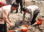Peletakan Batu Pertama oleh Kapolres Kediri Tandai Pembangunan SPPG di Plemahan