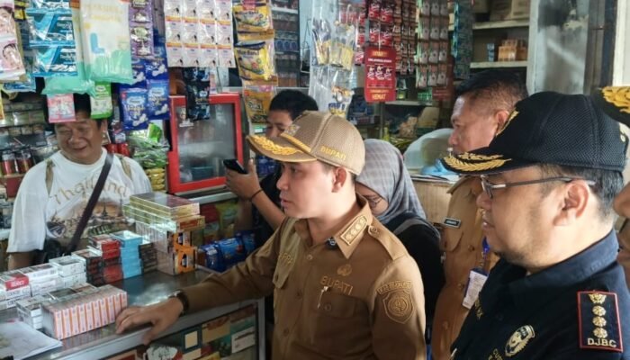 Gus Barra Pimpin Operasi Gabungan di Pasar Pandanarum, Cegah Peredaran Rokok Ilegal di Kabupaten Mojokerto