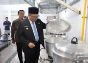 Sukseskan Program MBG bagi Siswa Sekolah, Wabup Gresik Asluchul Alif Resmikan Dapur SPPG