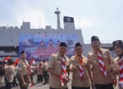 Khofifah Kenalkan ‘Gus Darling’ saat Peringati Hari Pramuka ke-64 di Pangkalan Laut TNI