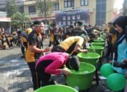 Kebersamaan TNI-Polri Meriahkan HUT RI ke-80 dengan Jalan Santai dan Lomba Tradisional