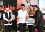 Gubernur Jawa Timur Bantu Bansos Masyarakat Sidoarjo Senilai Rp 4,9 Miliar