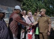 Wakil Bupati Asahan Serahkan Bantuan Kepada Korban Angin Puting Beliung di Desa Pulau Bandring