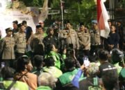 Driver Ojol Gelar Aksi Damai dan Shalat Gaib di Depan Mapolres Pasuruan
