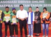50 Ton Beras Untuk Seluruh Pengemudi Ojek Online Di Bagikan Gubernur H. Herman Deru