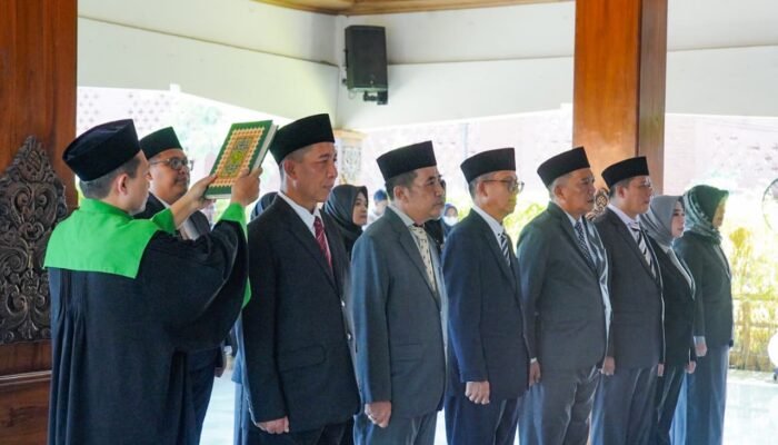 Wali Kota Mojokerto Lantik 11 ASN, Dorong Inovasi dan Kolaborasi Pelayanan Publik