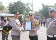 Kapolres Kediri Berikan Penghargaan kepada 29 Personel Berprestasi