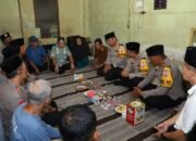 Takziah ke Rumah Duka Almh. Tiara Angelina Saraswati, Kapolres Lamongan Beri Dukungan Moril Keluarga