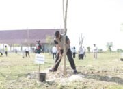 Peringati World Cleanup Day 2025, Kapolres Lamongan: Polri Dukung Ikut Senam Bersama dan Aksi Bersih Sampah