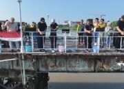 Peringati World Cleanup Day 2025, Mbak Wali dan Gus Qowim Tuangkan Eco Enzym di Sungai Brantas dan Gelar Aksi Bersih-bersih Lingkungan