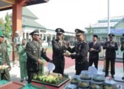 HUT TNI ke 80, Kapolres Lamongan Berikan Tumpeng Tasyakuran ke Makodim 0812 Lamongan