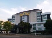 Diperiksa KPK, Mantan Kadis PUPR Lamongan Jadi Saksi Perkara Proyek Pembangunan Gedung Pemerintahan Kabupaten Lamongan 7 Lantai