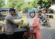Gerakan Pangan Murah, Polres Gresik Salurkan Beras Harga Terjangkau ke Warga Kebomas