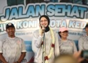 Ajak Warga Kota Kediri Hidup Sehat, Mbak Wali ikut Jalan Sehat HUT ke-87 KONI