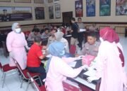 Polres Blitar Kota Gelar Bakti Kesehatan Donor Darah Peringati HUT Humas Polri