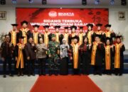 Mbak Wali Dorong Lulusan IIK Bhakti Wiyata Berkontribusi Nyata Bagi Kota Kediri