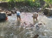 Kembalikan Fungsi Tampungan Air Dan Menekan Resiko Longsor Saluran, Dinas PUPR Kota Kediri Rehabilitasi Talud Sungai