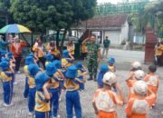 Koramil 0815/08 Dawarblandong Wujudkan Pembelajaran Cinta Tanah Air Melalui Edukasi Interaktif