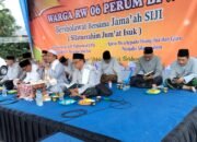 Warga RW 06 Perum BP Wetan Bersholawat Bersama Jamaah Siji dan Ngaji Kitab Riyadus Sholihin