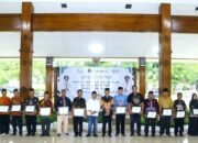 Bupati Blitar Apresiasi dan Serahkan Hadiah kepada Desa – Desa Terbaik dalam Lomba Desa/Kelurahan Tahun 2025