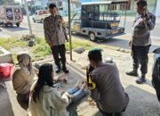 Respons Cepat Polri, Polsek Jiwan Bantu Korban Kecelakaan di Jalan Raya Solo–Jiwan