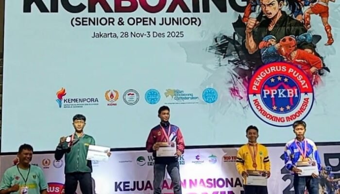 Khabib, Siswa MA Unggulan Hikam Pacet, Raih Medali Perak di Kejurnas Kickboxing Indonesia 2025