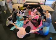 Mom & Kids Joyful Yoga, Rayakan Kebersamaan Ibu dan Anak Lewat Gerakan dan Warna di Artotel TS Suites Surabaya
