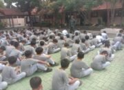 Latih Mental dan Kekompakan, Koramil Pungging Gembleng Siswa Lewat PBB