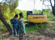 Peduli Lingkungan, TNI Bancar Tuban Wujudkan Normalisasi Kali Sowan