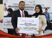 Bupati Gresik Salurkan Beasiswa Baznas untuk 65 Mahasiswa Kurang Mampu
