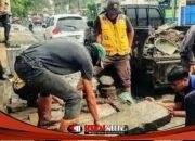 DPUTR Purwakarta Lakukan Pemeliharaan Bahu Jalan dan Perbaikan Trotoar Amblas di Ruas Jalan KK Singawinata–Siliwangi