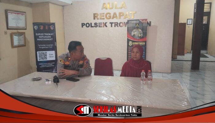 Terlilit Utang Biaya Operasi, Ibu Rumah Tangga Datangi Polsek Trowulan, Polisi Beri Konseling dan Bantuan