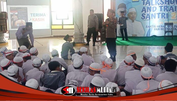 Kapolsek Pacet Jadi Narasumber Talk Show dan Training Santri 2K26 di Ponpes Amanatul Ummah