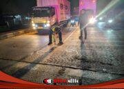 Penumpang Motor Tewas Tertabrak Truk di Simpang Empat Trowulan, Sopir Truk Dalam Penyelidikan