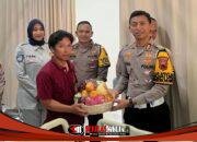 Polisi Jenguk Korban Kecelakaan di Demak, Ingatkan Keselamatan Berkendara