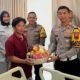 Polisi Jenguk Korban Kecelakaan di Demak, Ingatkan Keselamatan Berkendara