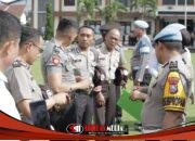 Kasipropam Polres Blitar bersama Anggota Lakukan Pemeriksaan Sikap Tampang dan Kelengkapan Anggota