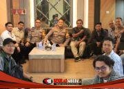 Kapolres Gresik Pererat Sinergi dengan Awak Media Lewat “Duduk Bareng”
