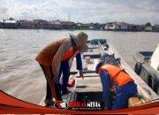 Mesin Kapal Mati di Tengah Laut, Personel Sat Polairud Tanjung Balai Sigap Bantu Nelayan