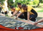 Kapolres Gresik Turun Langsung Bersihkan Masjid Agung, Wujud Dukungan Program ASRI