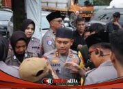 Kapolres Pasuruan Turun Langsung, 500 Takjil Dibagikan untuk Warga Bangil,